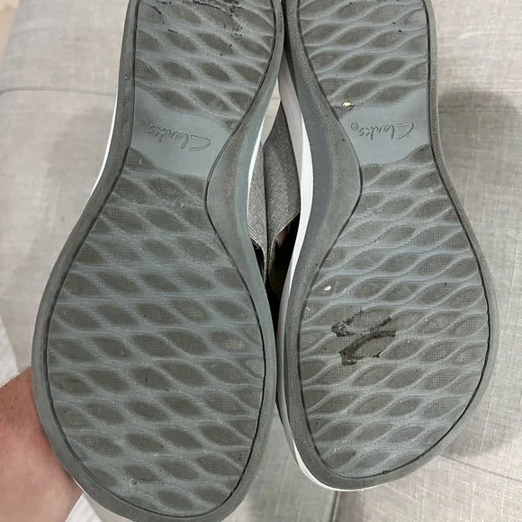 Clarks Cloud Steppers Women's Elegant Gray Sandals - Picture 4 of 4